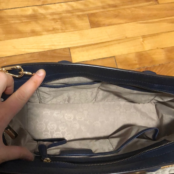 Michael Kors LRG Selma bag navy blue - Picture 3 of 4